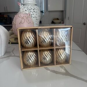 Set of 6 eggs perfect for Easter Day